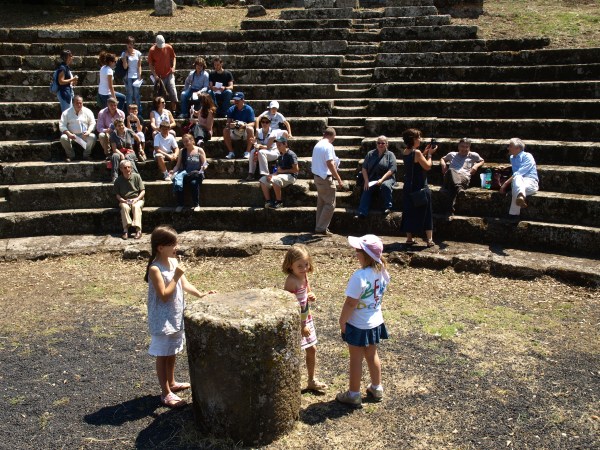 Infancia con vocación arqueológica en Tusculum Foto R.Puig