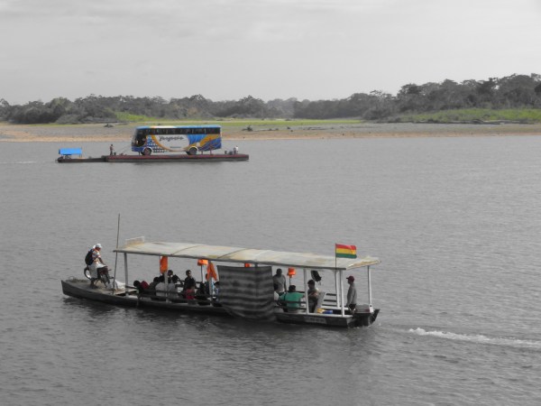 En el río Beni. Foto R.Puig