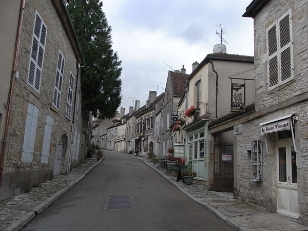 Calle de San Esteban.Vézelay. Foto R.Puig