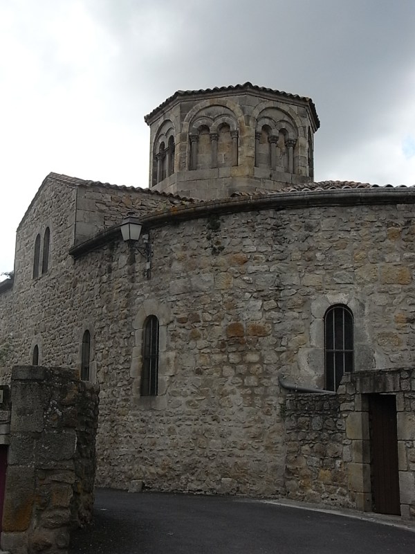 Cimborrio románico de la iglesia de Montpeyroux.Foto R.Puig