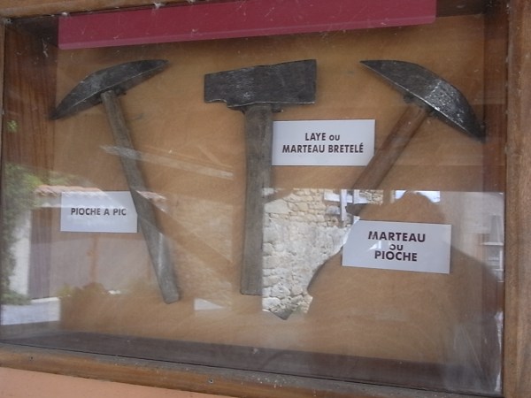 Montpeyroux.Herramientas de los canterios. Foto R.Puig