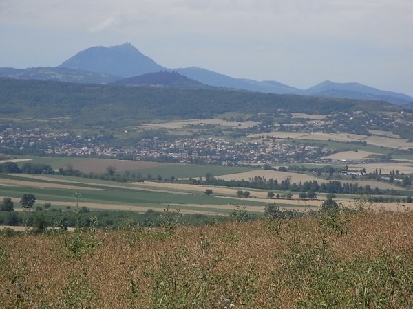 Montpeyroux.Vista del Puy-de-Dôme