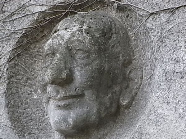 Rostro pétreo.Treveris.Foto R.Puig