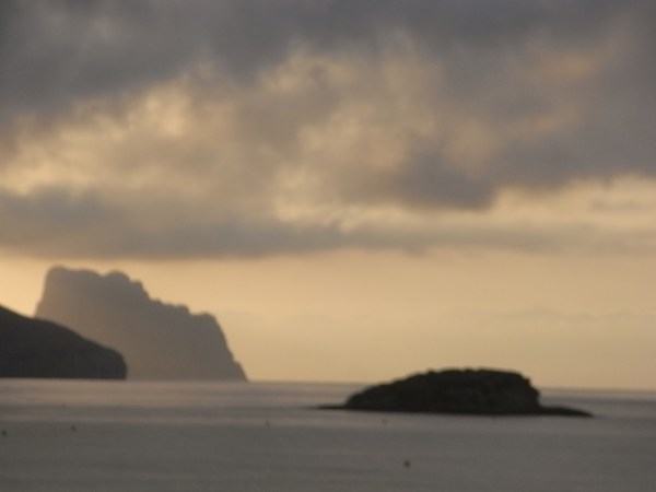 Peñon de Ifach al amanecer. Foto R.Puig.