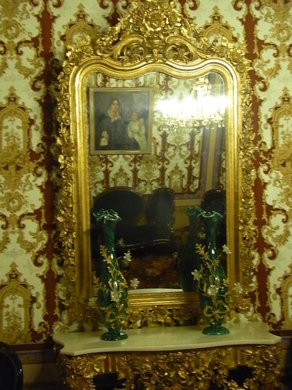 En el fondo del espejo.Casa Turull. Foto R.Puig