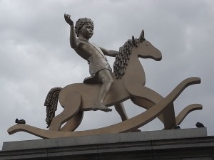 Elmgreen & Dragset. Figura 101 de la serie Powerless Structures. Trafalgar Square. Foto R.Puig