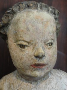 Talla gótica alemana con la Virgen y el niño.Detalle del niño..Millesgården.Foto R.Puig