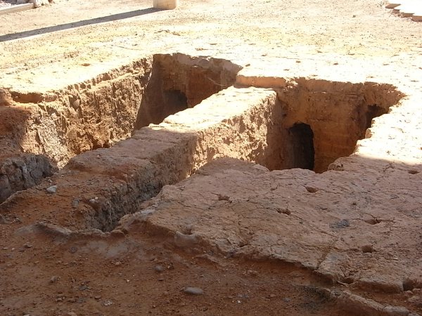 Dos de los praefurnia. Alfar romano. Els Poblets. Foto R.Puig.