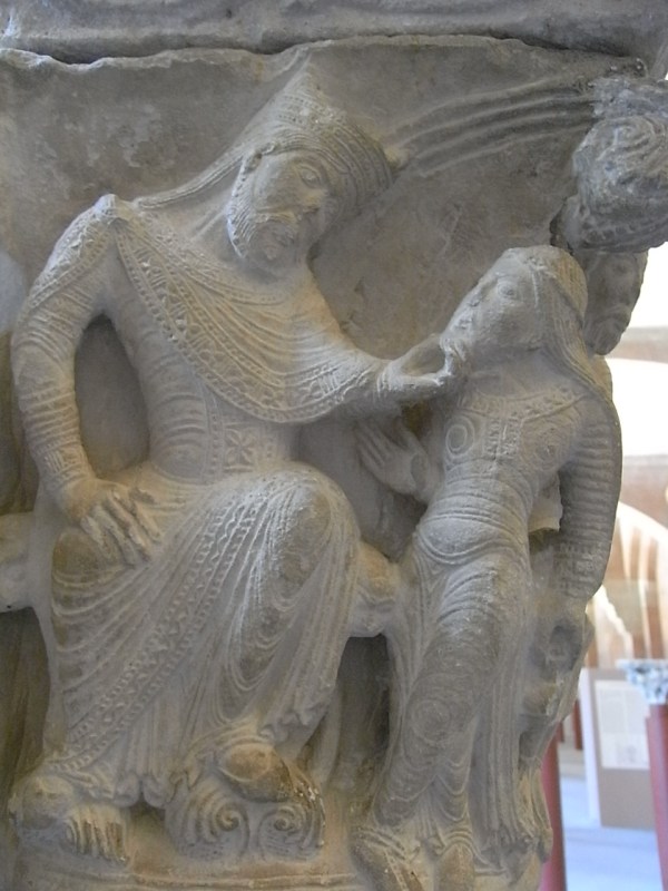 Herodes hace carantoñas a Salomé. Sala de los capiteles. Les Augustins. Foto R.Puig.