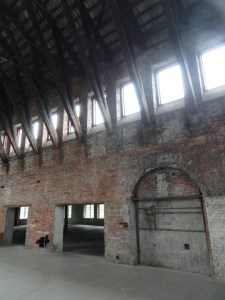 Nave de la vieja fábrica de lámparas de cristal. Nybro. Foto R.Puig.