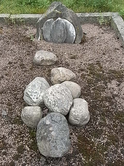 Piedras que hablan. Cementerio judio. Gotemburgo. Foto R.Puig.