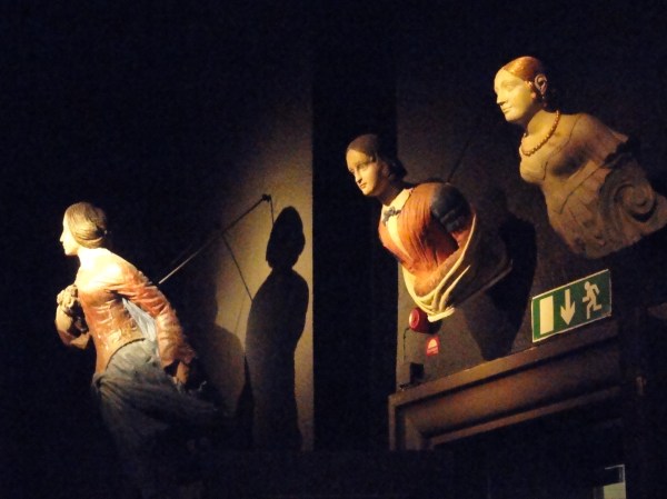 Mascarones de proa.Sjöfarts Museet. Foto R.Puig.