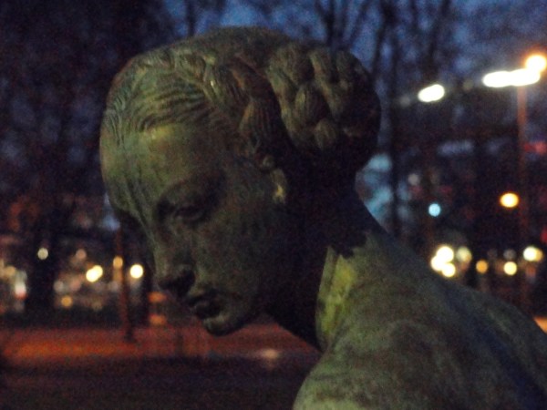 La chica de la flor. Tore Strindebrg 1928. Gotemburgo.Foto R.Puig