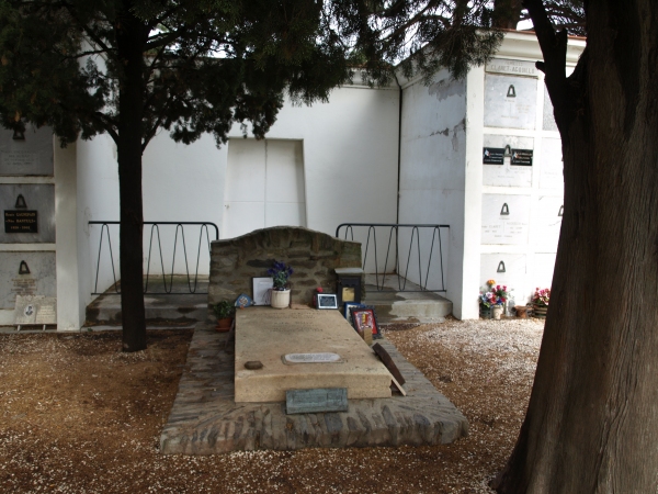 Sepultura de Antonio Machado y de su madre Ana Ruiz en Collioure. Foto R.Puig