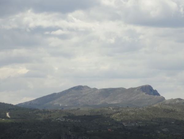 La espalda de La Foradada. Foto R.Puig