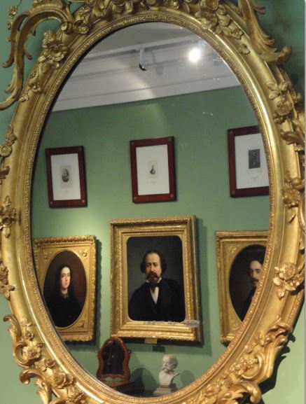 A través del espejo. Museo Romántico. Madrid. Foto R.Puig