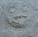 Capitel romanico. Detalle del diablo.  Iglesia de Lau. Gotland. Foto R.Puig