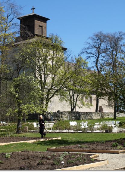 Iglesia de Vamlingbo. Gotland.  Huerto experimental. Foto R.Puig