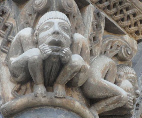 Catedral de Oloron Sainte Marie. Agobio y llanto. Foto R.Puig