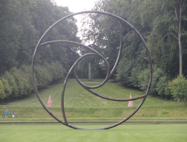 Chateau de Seneffe. Espiral. Mauro Staccioli. Foto R.Puig