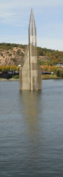 Cohete o iglesia. Foto R.Puig