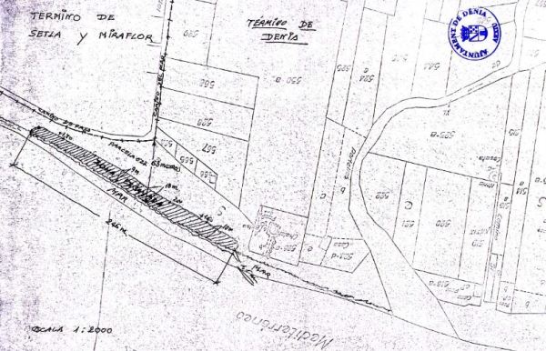 Detalle de la excavación de cantos rodados extraídos de la playa de la Almadraba en 1973. Archivos de Denia