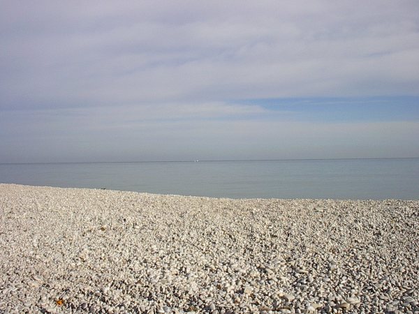 Los bolos de la playa de la Almadraba. Foto Pere Cardona