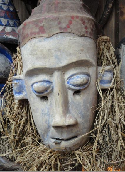 Mascara del pueblo Yaka. Colección Fernando Cardenal. Foto R.Puig