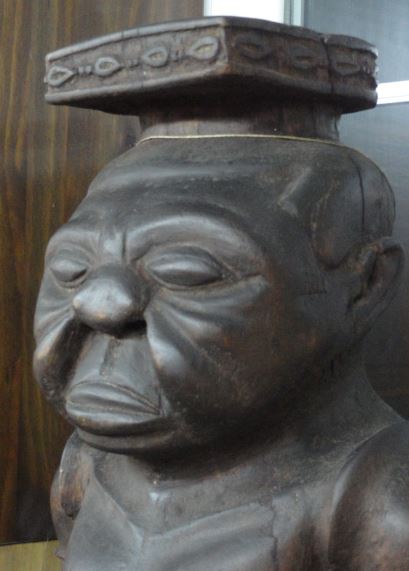 Retrato de un antiguo rey del pueblo Kuba. Colección Fernando Cardenal. Foto R.Puig