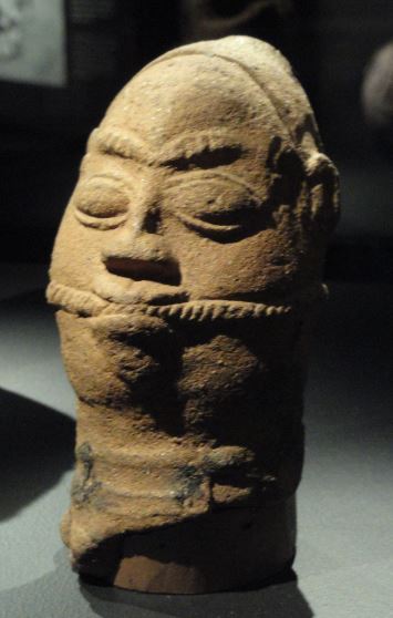 Cabeza de extranjero destinado al sacrificio.  Terracota. s. XVI. NCMM. Lagos. Foto R.Puig