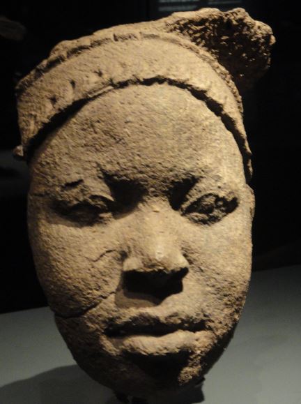 Cabeza. Terracota.   NCMM. Lagos. Foto R.Puig