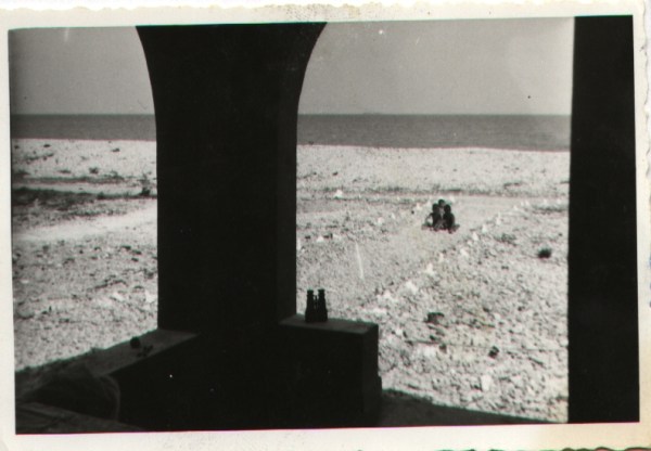 El mar en 1960 visto desde la galería. Cortesía de Pere Cardona
