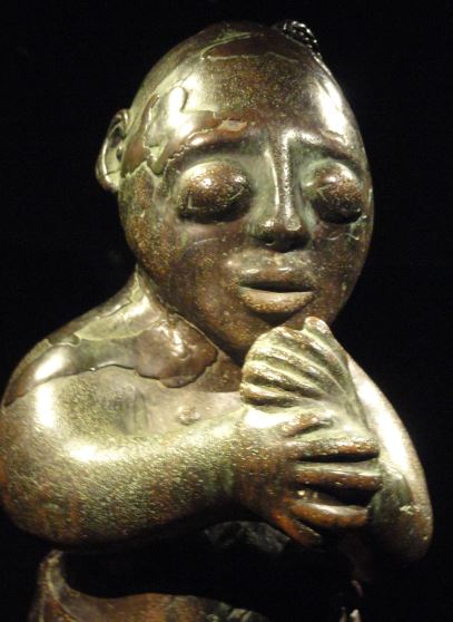 Figura de siervo o mensajero. Aleación de cobre. ss.XVII a XVIII. NCMM. Lagos. Foto R.Puig