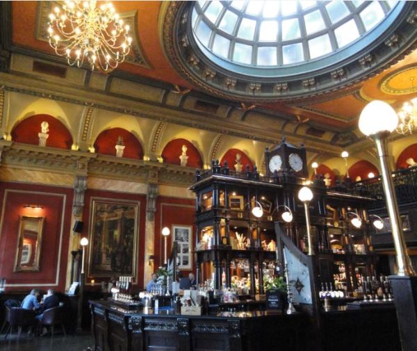Birmingham. Interior del Old Joint Stock Pub. Foto R.Puig