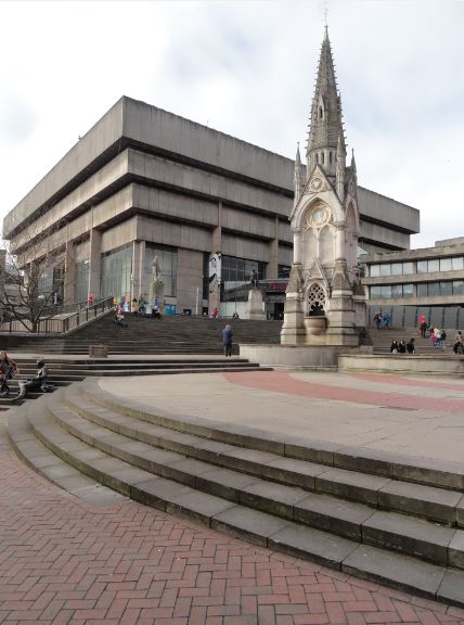 Juego de líneas en Chamberlain Square. Birmingham. Foto R.Puig