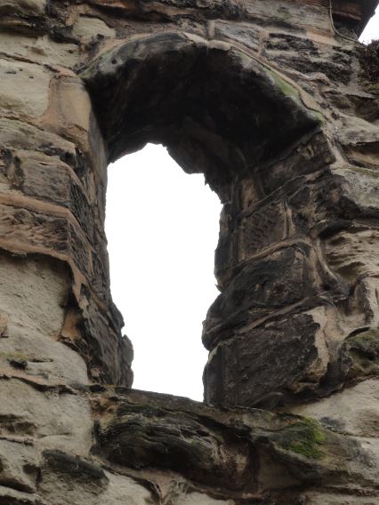 Tronera sobre puerta de entrada den la muralla medieval. Leicester. Foto R.Puig
