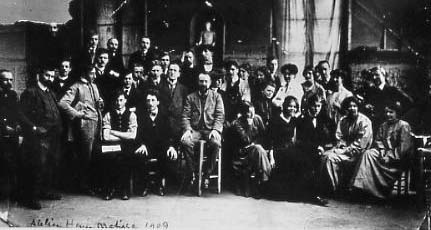 Matisse y sus alumnos en 1909. Fotográfo anónimo. Galería Nacional de Oslo. Foto artnet