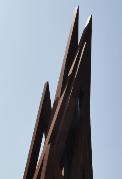 Angulos. Acero corten. Bernar Venet. 2015. Detalle.   Foto R.Puig