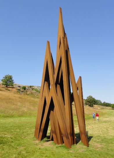 Angulos. Acero corten. Bernar Venet. 2015.   Foto R.Puig