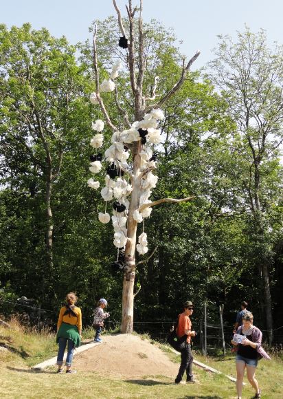 Ziarat. Madera, tela, acero, cobre, plata y oro. Katrine Helmersso. 2015. Foto R.Puig