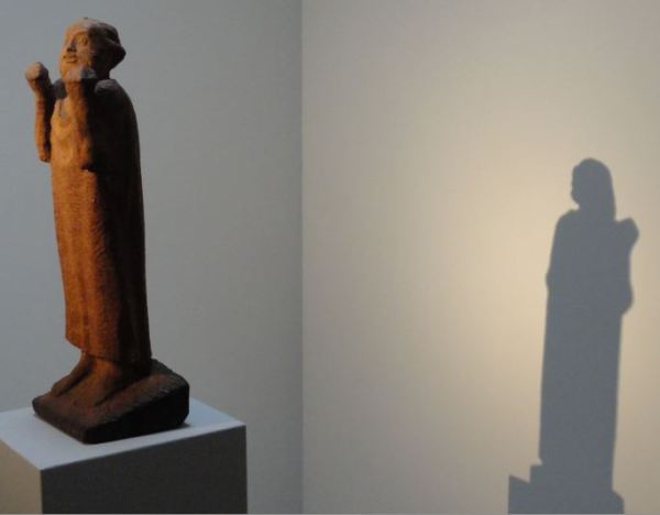 El que predica en el desierto. Ernst Barlach. Roble. 1910. Foto R.Puig