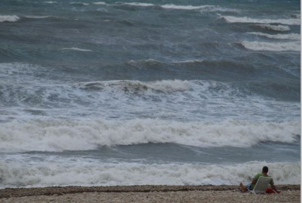 Lo mejor de la playa es cuando no hay nadie. Foto R.Puig
