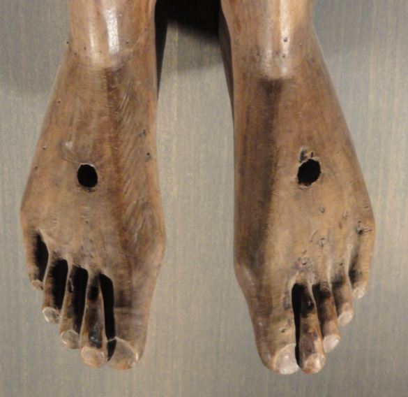 Cristo crucificado. Madera de nogal. Detalle. Catedral de Jaca. s.XII. Museo Catedralicio .Foto R.Puig