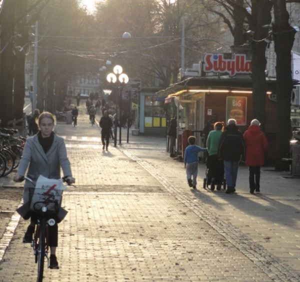 En el paseo. Foto R.Puig