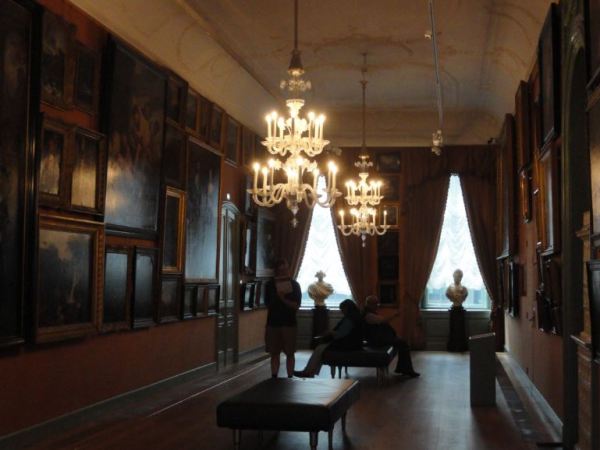 Sala principal. Galería de Guillermo V. La Haya. Foto R.Puig