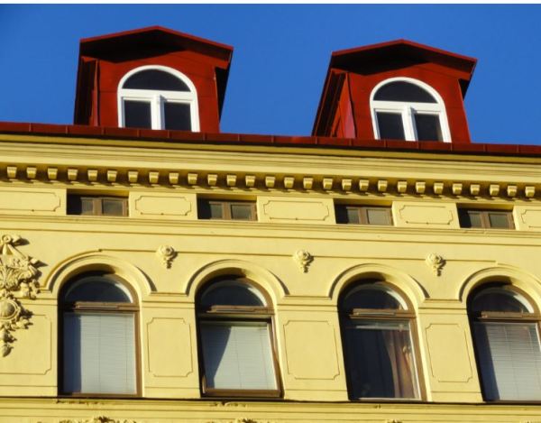 Antiguo y reciente. Foto R.Puig