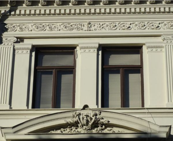 Con friso. Foto R.Puig