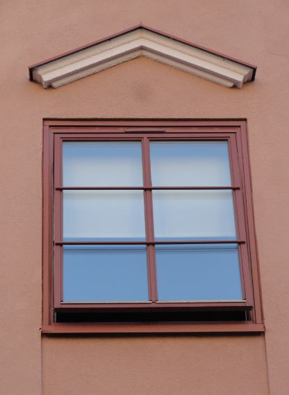 Ventana con ceja. Foto R.Puig