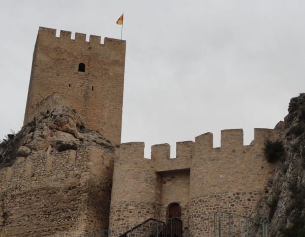Castillo de Sax. Acceso al recinto. Foto R.Puig