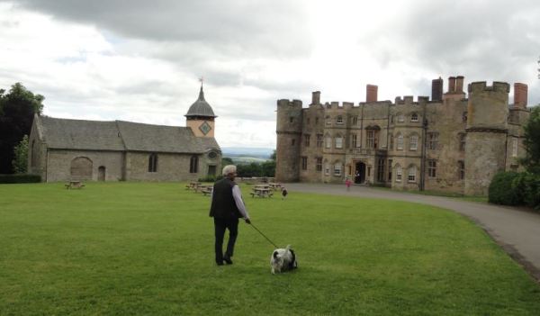 El Croft Castle. s.XVIII y su capilla de San. Miguel s.XVII. Foto R.Puig